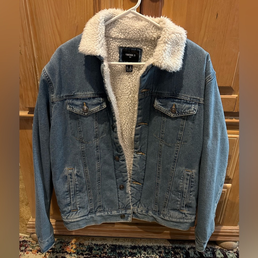 Forever 21 Men’s fleece lined denim jacket with quilted sleeves